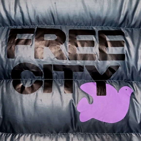 RARE!! Burton + Free City Collaboration Dry Ride Down Puffer Jacket Men's Small - Picture 5 of 16